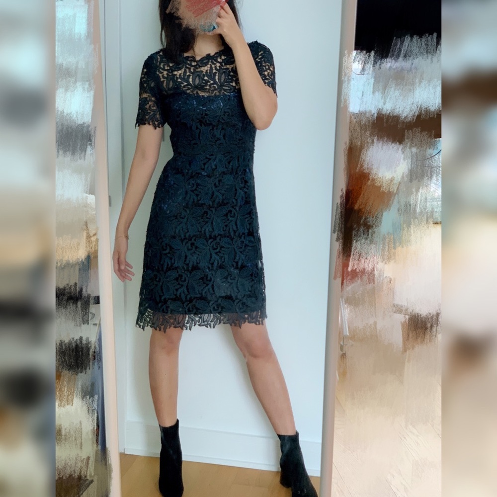 Elie Tahari short sleeve lace dress